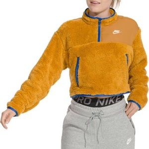 Nike Cropped Sherpa Jacket Size XL